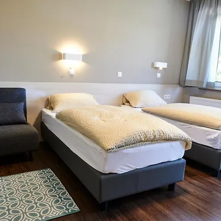 Hotel Restaurant Lindenhof 3*